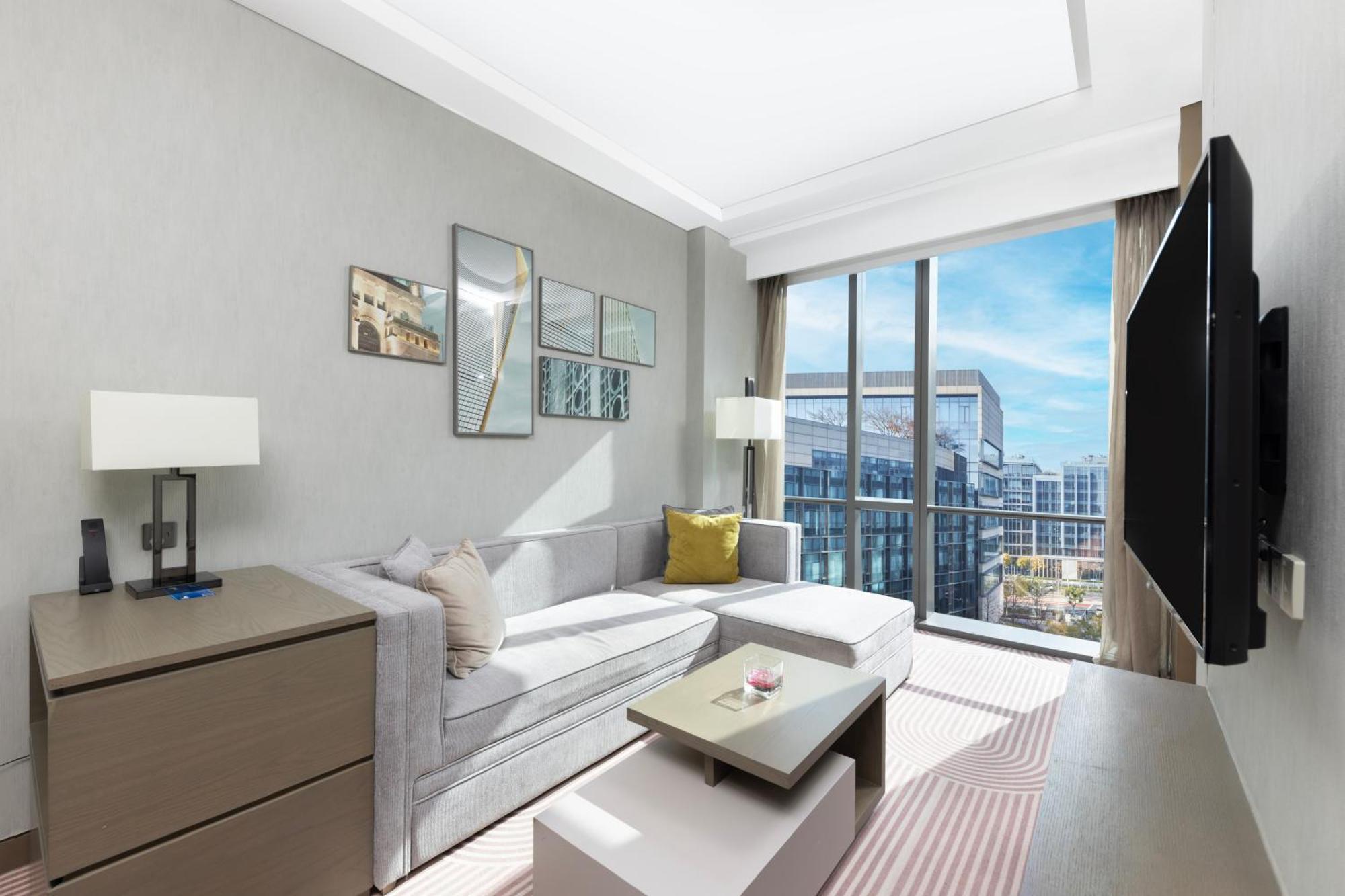 King Suite with Kitchen,1642360282:JPEG